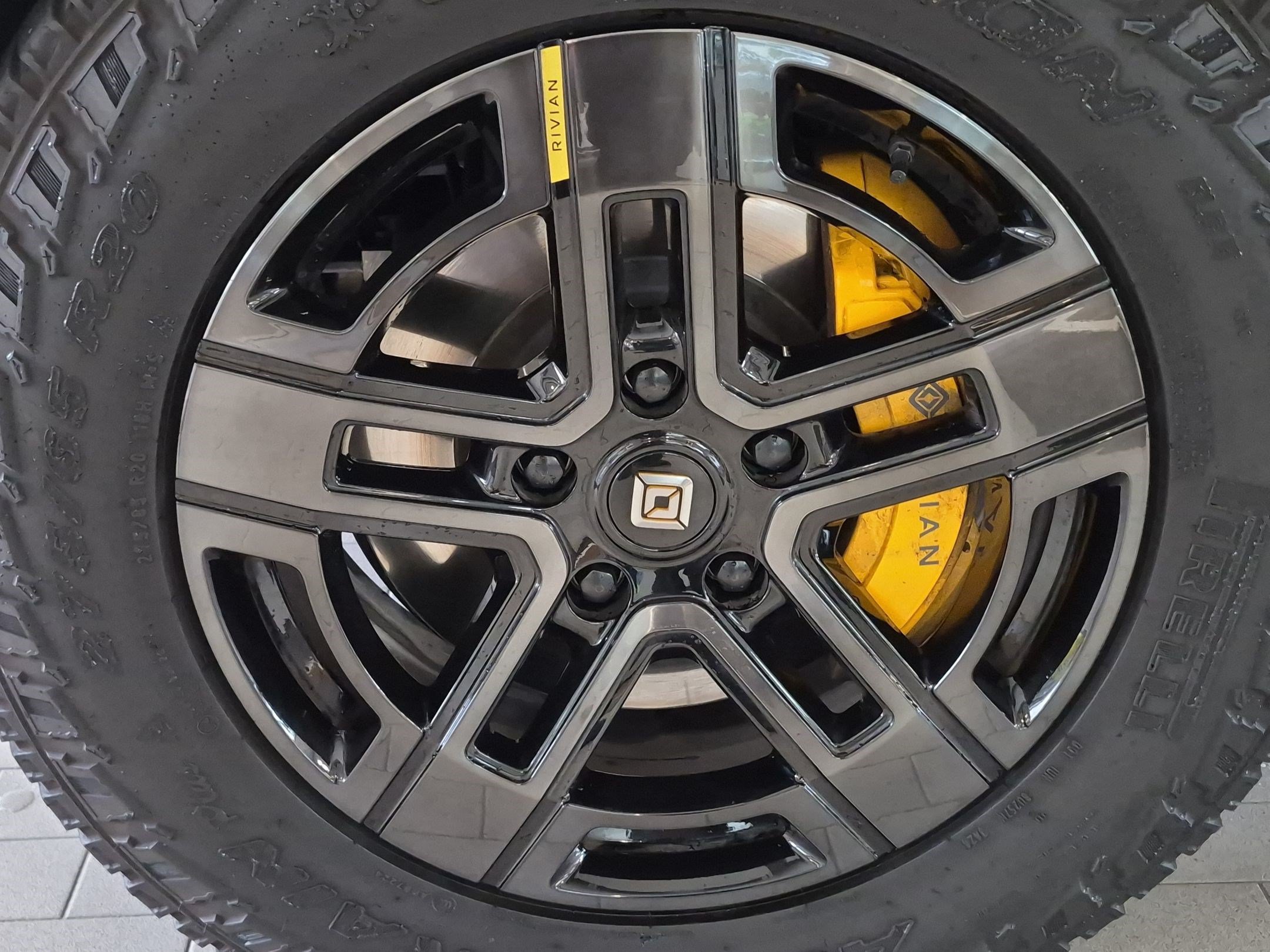 Used 2024 Rivian R1S Adventure Quad AWD/4WD image 12