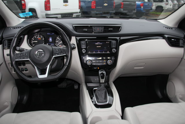 Used 2020 Nissan Rogue Sport SV w/ All-Weather Package AWD/4WD image 34