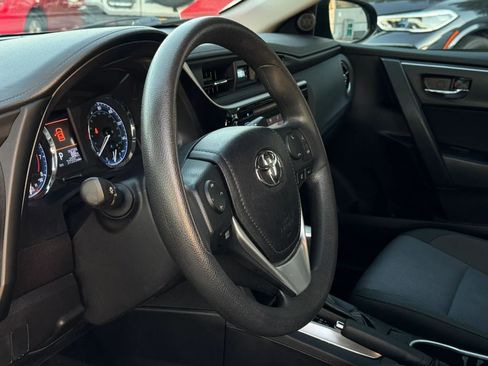 Used 2019 Toyota Corolla LE w/ Carpet Mat Package (TMS) FWD image 25