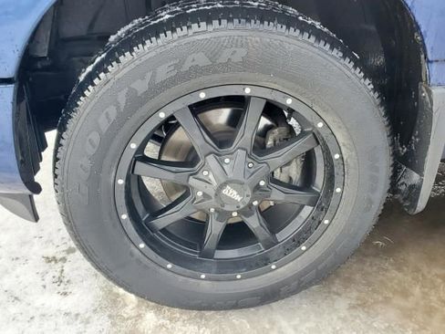 Used 2020 Nissan Titan SL w/ Moonroof Package image 9