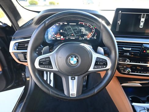 Used 2022 BMW M550i xDrive w/ Premium Package image 24