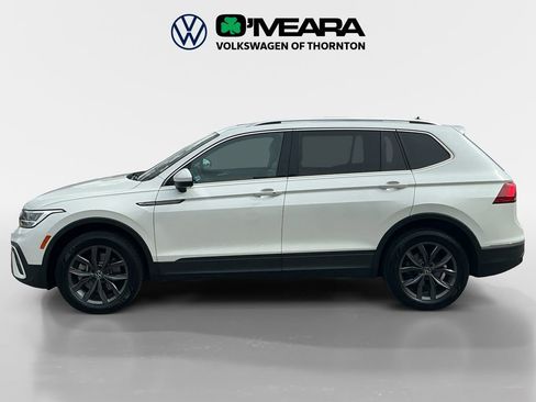 Used 2023 Volkswagen Tiguan SE w/ Panoramic Sunroof Package image 2