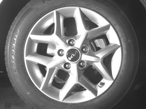 Used 2025 Kia Soul LX w/ LX Technology Package FWD image 12