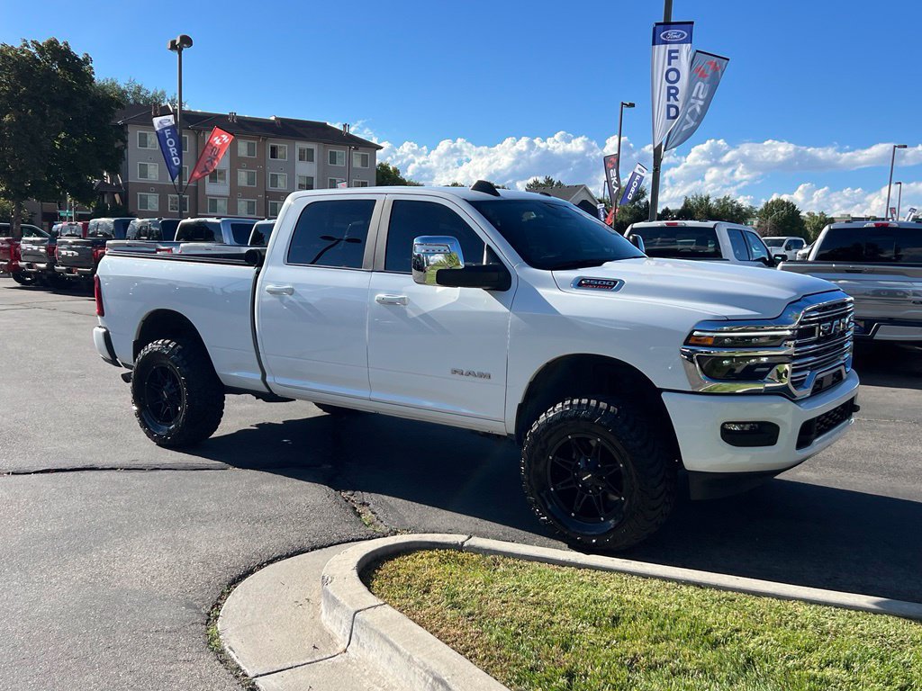 Used 2025 RAM 2500 Laramie AWD/4WD image 6