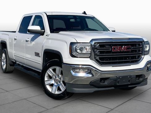 Used 2016 GMC Sierra 1500 SLE w/ Suspension Package, Off-Road image 3