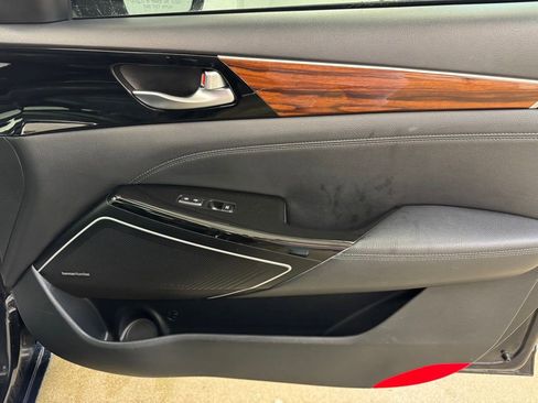 Used 2019 Kia Cadenza Technology image 28