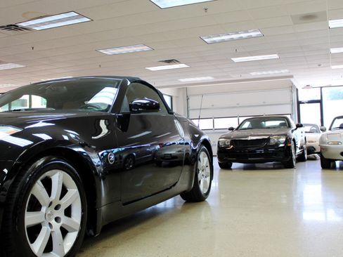 Used 2004 Nissan 350Z Touring image 14
