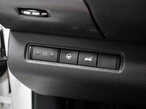 Used 2024 Nissan Pathfinder SL AWD/4WD image 28