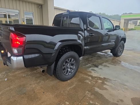 Used 2023 Toyota Tacoma SR5 w/ SR5 Appearance Package RWD image 10