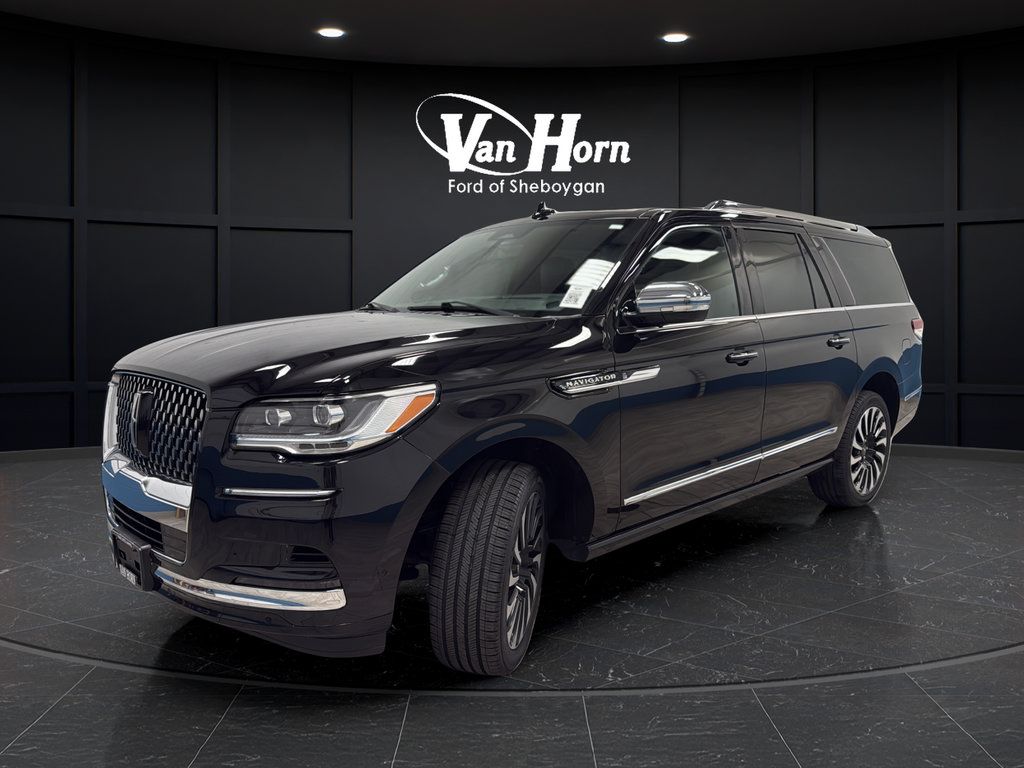 Used 2024 Lincoln Navigator L Black Label AWD/4WD image 3