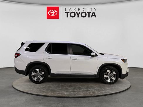 Used 2024 Honda Pilot EX-L image 11
