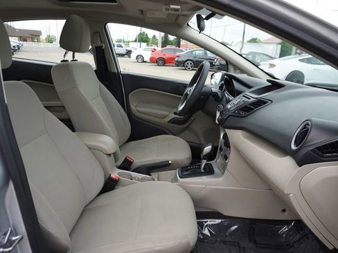 Used 2017 Ford Fiesta SE FWD image 29