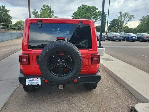 Used 2021 Jeep Wrangler Unlimited Sahara image 6