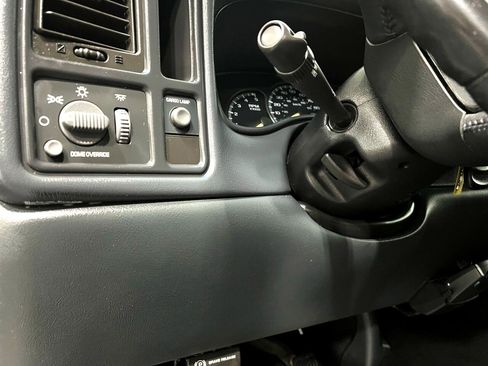 Used 2001 Chevrolet Silverado 2500 LS image 37