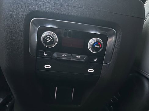 Used 2022 GMC Yukon SLT image 9