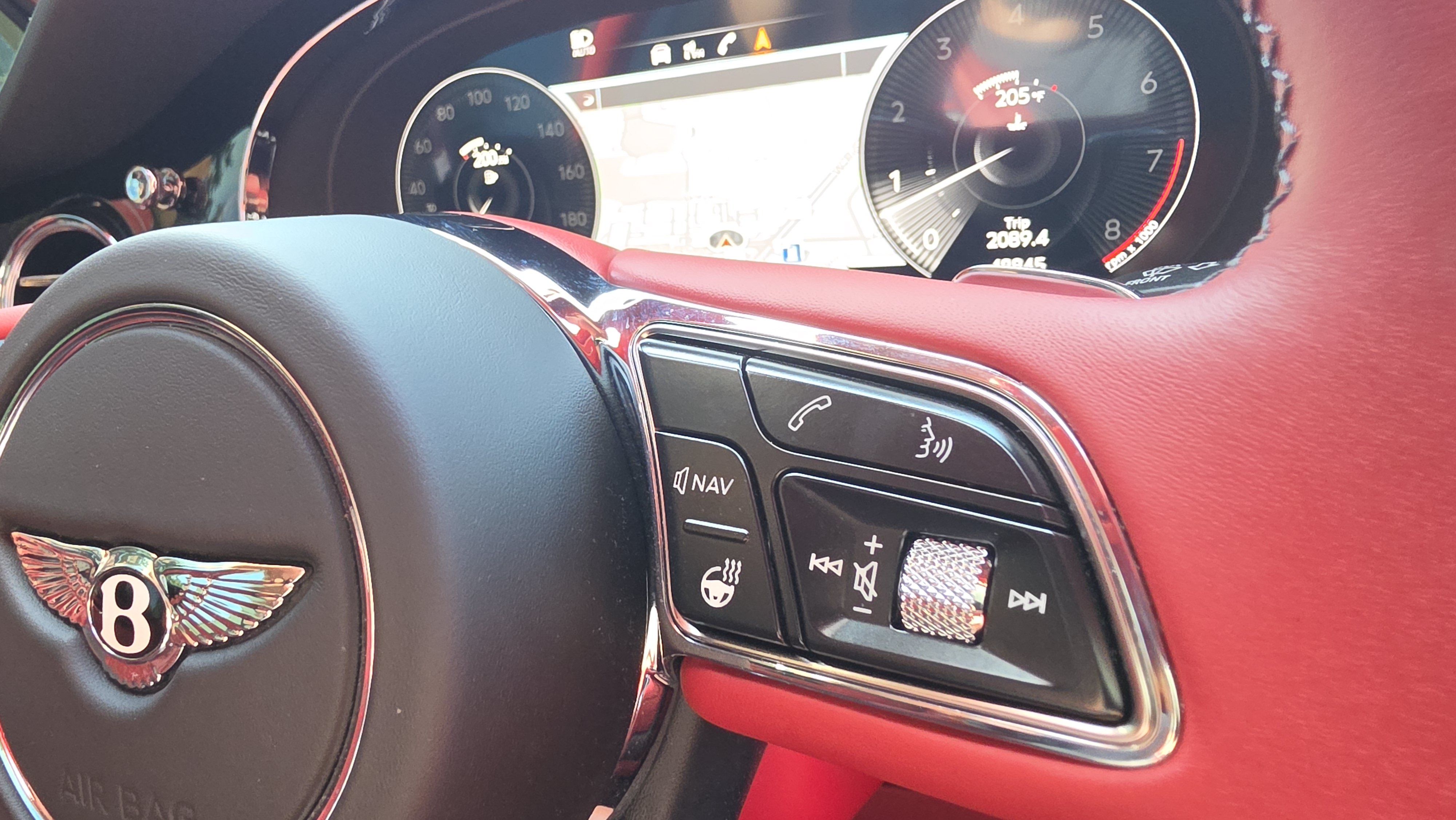 Used 2022 Bentley Bentayga AWD/4WD image 48