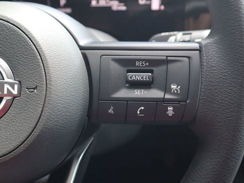 Used 2025 Nissan Kicks SV image 19