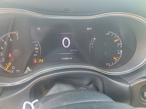 Used 2018 Jeep Grand Cherokee Limited w/ Luxury Group II RWD image 14