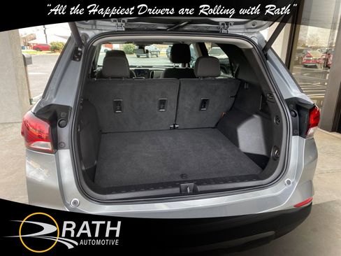 Used 2024 Chevrolet Equinox LT image 8