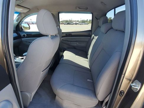 Used 2011 Toyota Tacoma PreRunner image 23