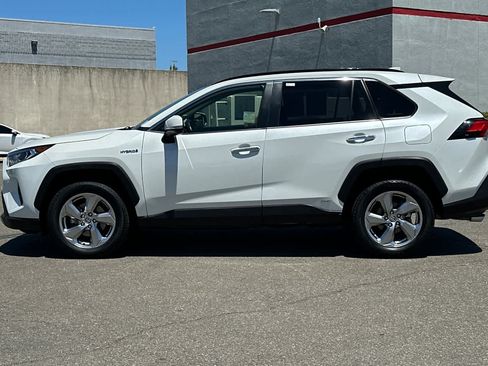 Used 2020 Toyota RAV4 Limited AWD/4WD image 9