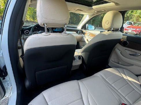 Certified 2020 Mercedes-Benz C 300 4MATIC Sedan image 17