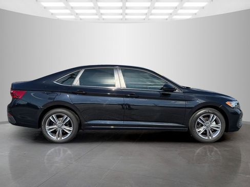 Used 2022 Volkswagen Jetta SE image 6