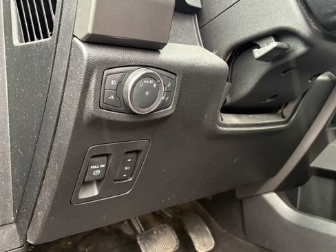 Used 2018 Ford F150 XLT w/ Equipment Group 302A Luxury AWD/4WD image 17