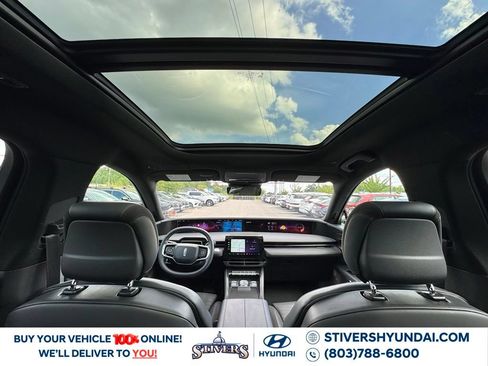 Used 2025 Lincoln Nautilus Reserve AWD/4WD image 3