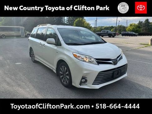 Used 2018 Toyota Sienna XLE w/ XLE Navigation Package AWD/4WD image 1