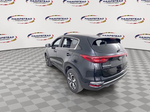 Used 2022 Kia Sportage LX AWD/4WD image 6