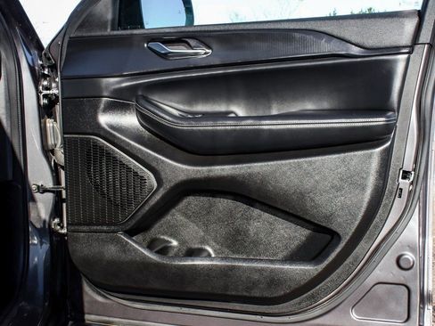 Used 2024 Jeep Grand Cherokee L Laredo image 13