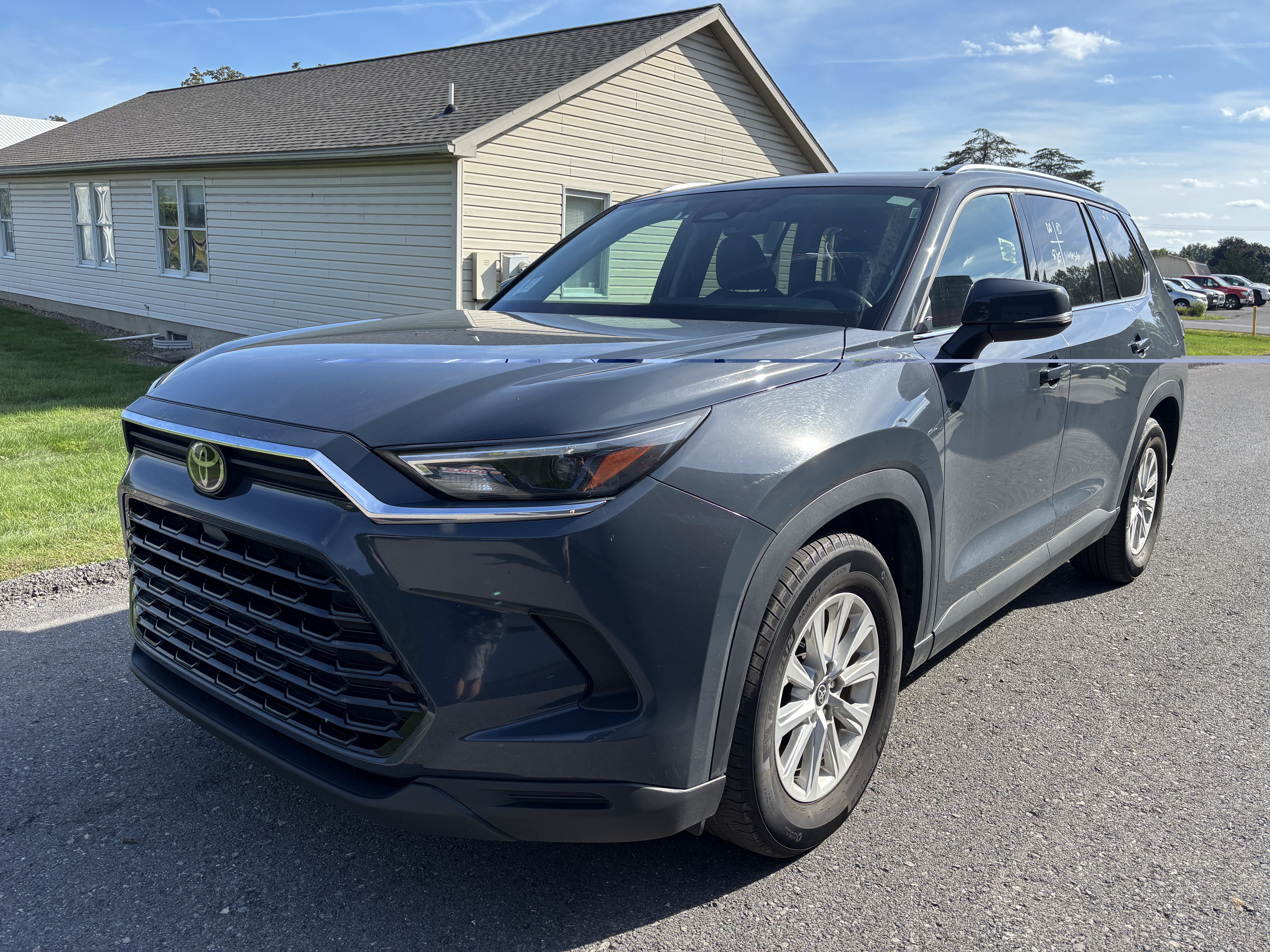 Used 2025 Toyota Grand Highlander AWD image 8