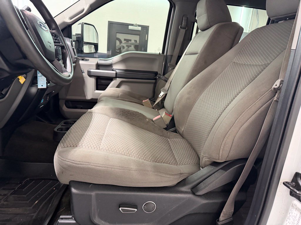 Used 2018 Ford F250 XLT w/ XLT Premium Package AWD/4WD image 15
