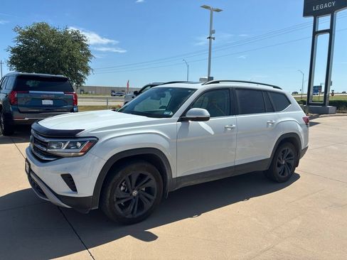 Used 2023 Volkswagen Atlas SE w/ Panoramic Sunroof Package FWD image 1