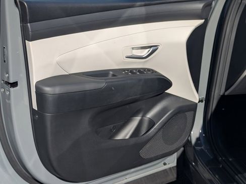 Used 2025 Hyundai Tucson SE image 10