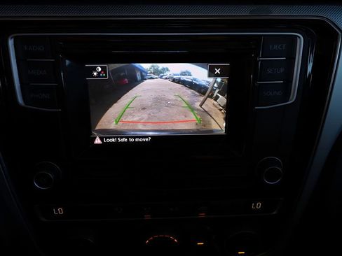 Used 2017 Volkswagen Passat 1.8T S image 23