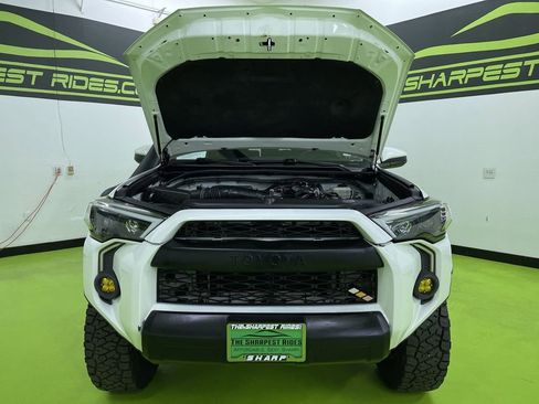 Used 2016 Toyota 4Runner SR5 image 4