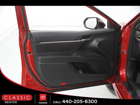 Certified 2023 Toyota Camry SE FWD image 4