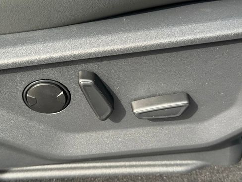 New 2025 Ford Expedition Active image 28