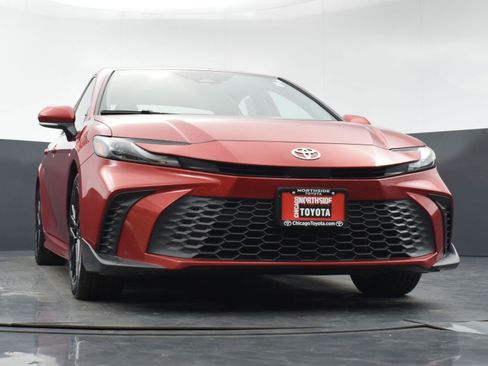 Used 2025 Toyota Camry SE FWD image 29