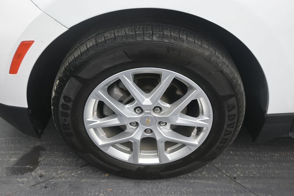 Used 2022 Chevrolet Equinox LS FWD image 9