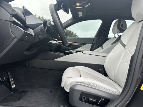 Certified 2024 BMW i5 M60 w/ Premium Package image 15