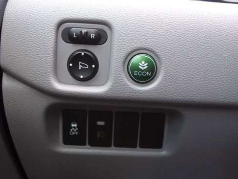 Used 2016 Honda Pilot LX image 22