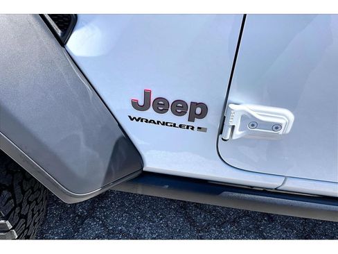 Certified 2025 Jeep Wrangler Unlimited Rubicon AWD/4WD image 39