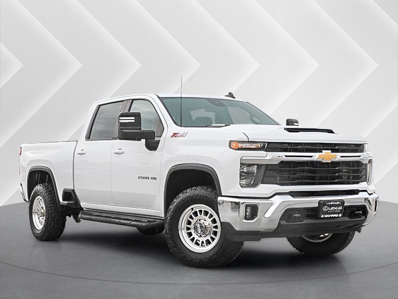 Used 2024 Chevrolet Silverado 2500 LT w/ Convenience Package AWD/4WD image 1