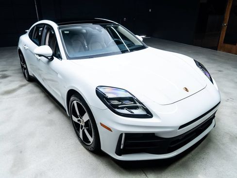 Used 2025 Porsche Panamera w/ Premium Package RWD image 8