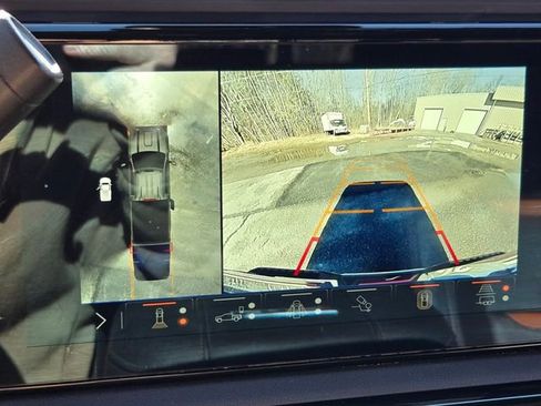 Used 2025 GMC Sierra 2500 AT4 w/ AT4 Premium Plus Package image 27