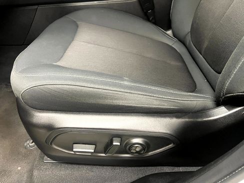 Used 2023 Jeep Grand Cherokee L Laredo image 25