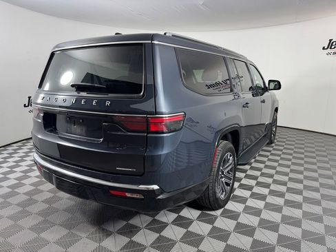 Used 2024 Jeep Wagoneer L Series II w/ Flexible Seating Group image 9